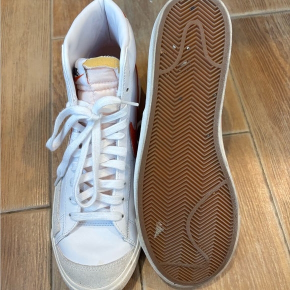 Nike White and Red High-Top Sneakers - Picture 4 of 4